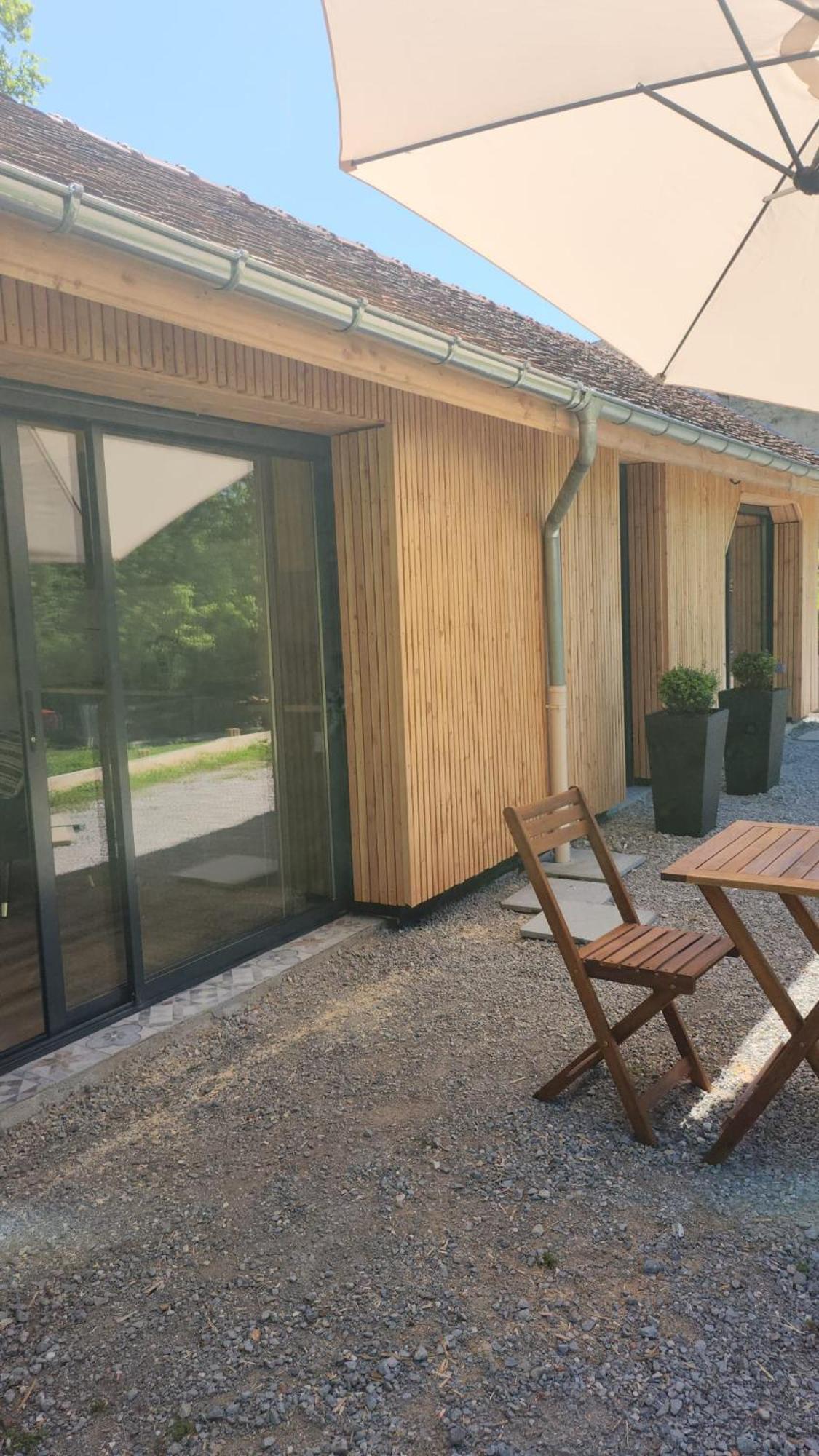 Lodge Du Chateau De Feschaux Villeneuve-sous-Pymont Exterior photo