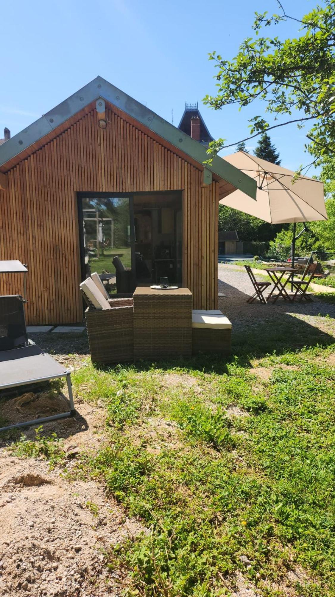 Lodge Du Chateau De Feschaux Villeneuve-sous-Pymont Exterior photo