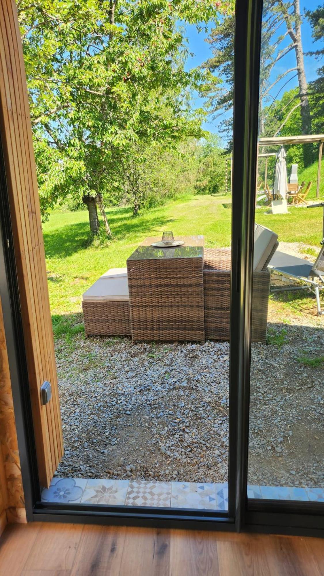 Lodge Du Chateau De Feschaux Villeneuve-sous-Pymont Exterior photo