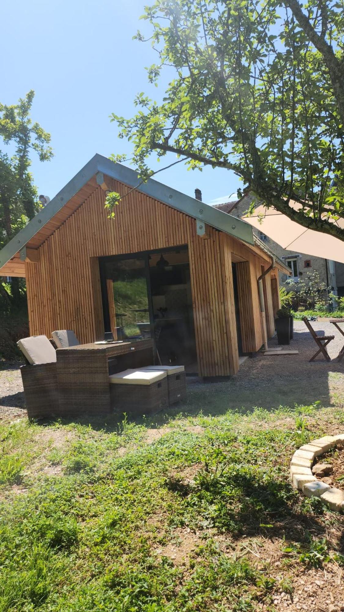Lodge Du Chateau De Feschaux Villeneuve-sous-Pymont Exterior photo